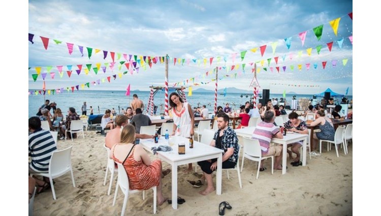 Kích cầu hậu COVID-19, Hội An mở lễ hội... biển